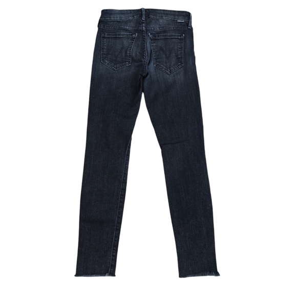 MOTHER LOOKER ANKLE FRAY IN FILM AT 11 WASH JEANS. SIZE 24. - Picture 2 of 12